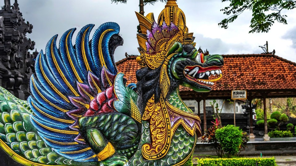 Indonesia Playas y Volcanes